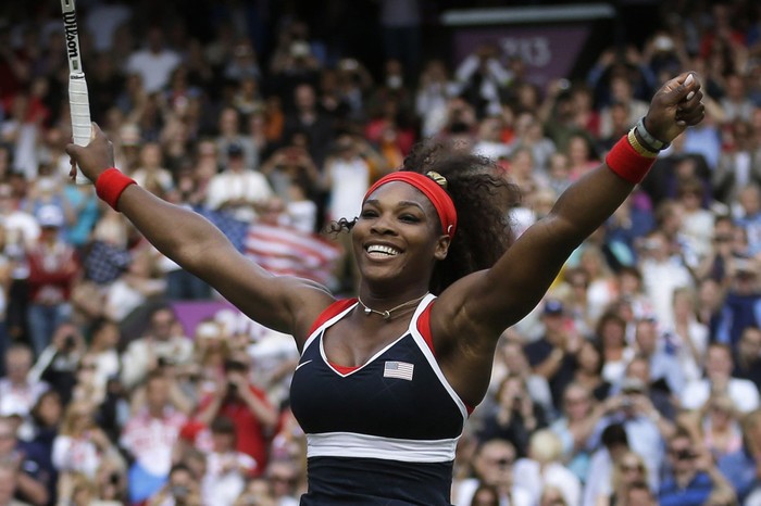Serena Williams chiến thắng thuyết phục trước Maria Sharapova để giành HCV đơn nữ môn quần vợt.